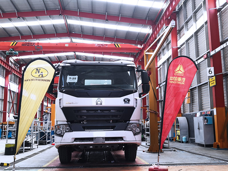中国重汽卡车在埃塞俄比亚CKD工厂组装，提高了埃塞俄比亚商用车的国产化和制造水平。